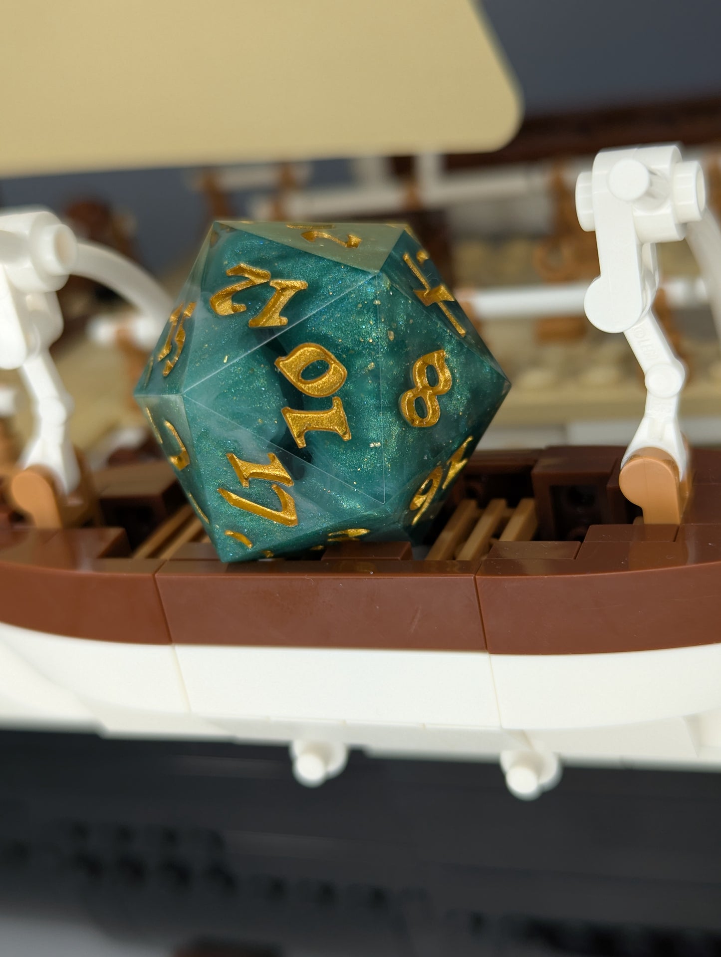 Emerald Isle Chonk d20